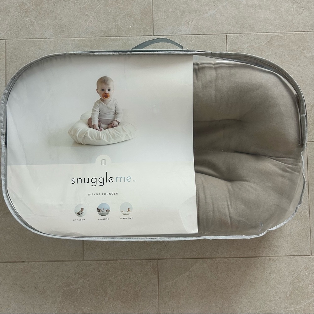 Snuggle Me Infant Lounger - Gray with covers